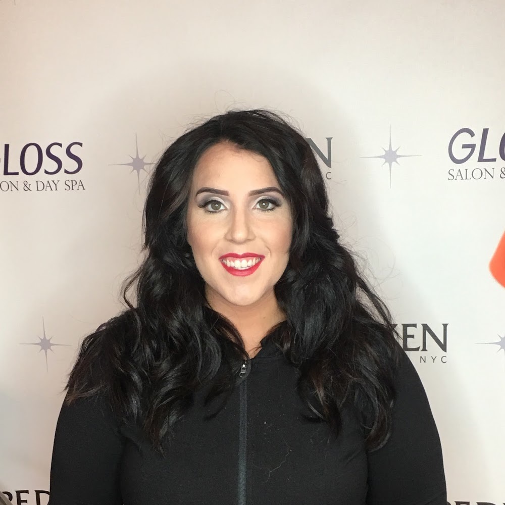 Meet your Posher, Alicia